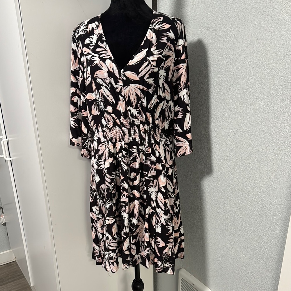 Elegant Long Sleeve Black and Pink Floral Dress
